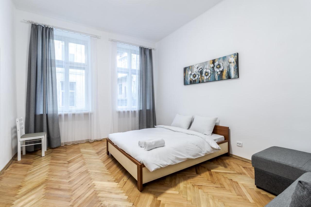 City Shalom Apartment Lviv Buitenkant foto