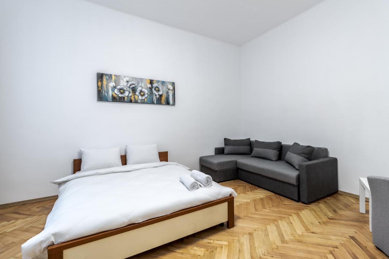 City Shalom Apartment Lviv Buitenkant foto